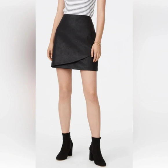 Club Monaco black faux leather mini skirt - Picture 1 of 13